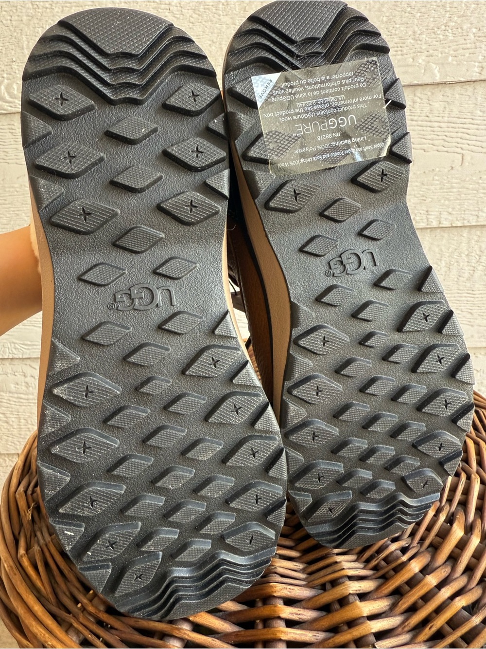 UGG Adirondack waterproof chestnut boots. - Picture 5 of 6